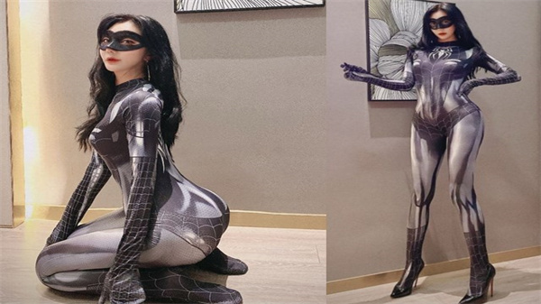 推特女神Vivian姐丝袜定制大片：蜘蛛侠COS极品反差婊-扛腿猛操爆射颜射