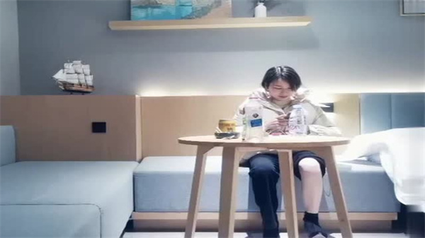 文轩探花绝色嫩妹媚笑勾魂！极品尤物年轻肉体任你征服，欲火焚身欲罢不能！